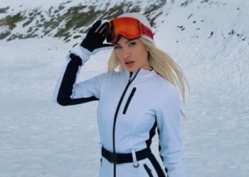 FOTO/ Dea Mishel në ‘arratisje të ëmbël’ me ish të dashurin, Isli