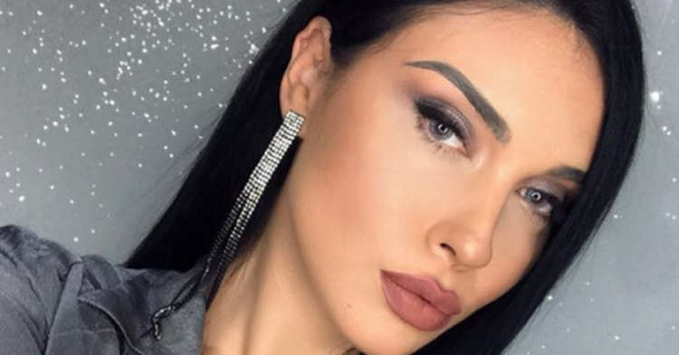 Viti i ri 2024 e gjen Einxhel me një ‘look’ të ri që e krijoi vetë