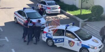 Sherr mes të miturve në shkollën ‘Qemal Stafa’, njëri plagoset me thikë