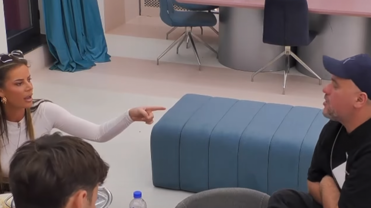 ‘Mashtrues, dyfytyrësh…’/ Degradon debati mes Santianës dhe Bucit