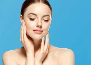 Hapat që duhet të kryeni për të pasur një lëkurë të pastër