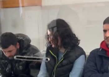 19-vjeçarja ndryshon sërish dëshmi dhe pranon krimin: “E vrava unë babanë”