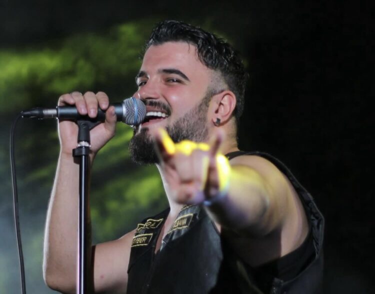 Çfarë ndodhi? Endriku shpërthen në lot