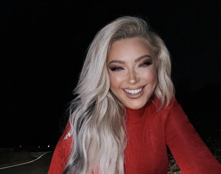 ‘Punoni pa llafe!’/ Kë po ‘thumbon’ Ronela vallë?