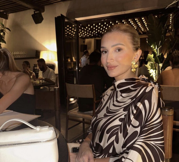 Familja dhe karriera, ja si arrin t’i menaxhojë Sara Hoxha të dyja