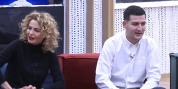 ‘E dëgjon veten kur flet’/ Balina Bodinaku revoltohet me Arbrin