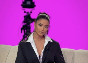 Flet stilistja për fustanin e Shqipes: Kemi qarë!