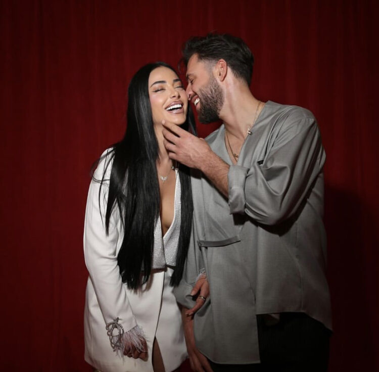 Kaderi dhe nëna e Lumbardhit festojnë së bashku pas fitores së tij (VIDEO)