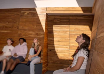 ‘Skyspace’/ Vepra e krijuar nga James Turrell  në një shkollë në Nju Jork