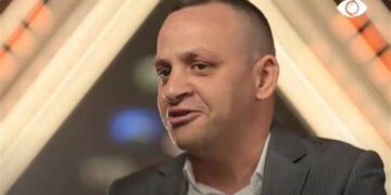 “Dashuri me shikim të tretë”, Elvis Myrta ironizon çiftet brenda “BBV3”