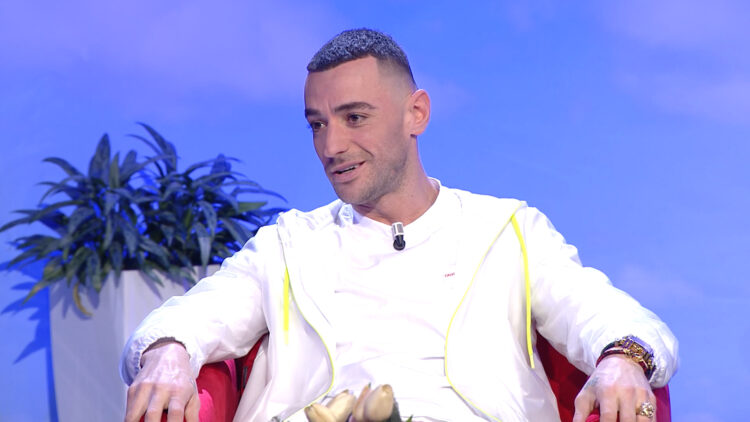 “Ta bësh këtë për famë”, Stresi sqaron deklaratën që bëri për Sarën