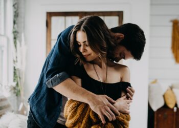 Çiftet e zodiakut që mund të përfundojnë të martuar edhe pse nuk përshtaten