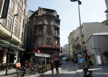 Vlora Hani/ Dikur madhështore, sot e fshehur në shtresat e papastërtive