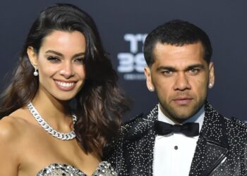 Ish-gruaja e Dani Alves poston padashje letrën ku ai kërkon falje nga qelia
