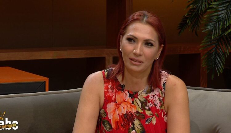 ‘Përballon negativitet’/ Ja cilin prej banorëve shikon Desara në finale