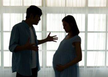 Tronditëse në Greqi! Shqiptari dhunon të dashurën shtatzënë që të dështojë