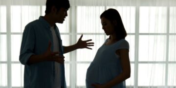 Tronditëse në Greqi! Shqiptari dhunon të dashurën shtatzënë që të dështojë