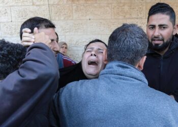 Në radhë për t’u ushqyer, forcat izraelite vrasin 104 palestinezë