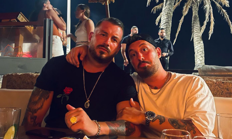 Debatet me Romeon, Donaldi thumbon keq Dean dhe Erjolën