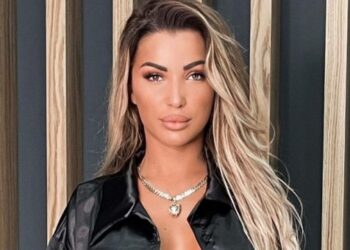 “Të gjitha shoqet më kanë zhgënjyer” Roza krijon poezi në BBV3