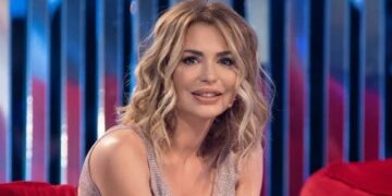 Përplasja fizike Sara-Françeska, ja kujt i jep të drejtë Balina Bodinaku