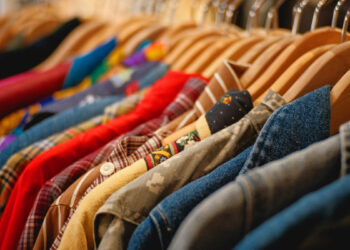 7 mijë Euro veshje të kontrabanduara, para drejtësisë 34-vjeçarja