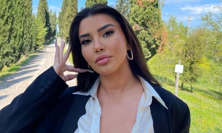 Megi Pojani surprizohet nga mamaja në studion e “Përputhen”