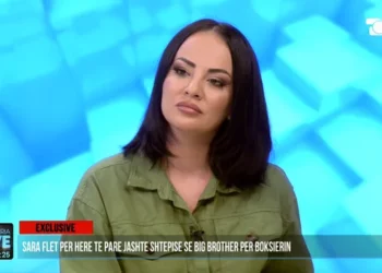 Pas daljes nga formati, Sara flet për herë të parë për lidhjen me boksierin