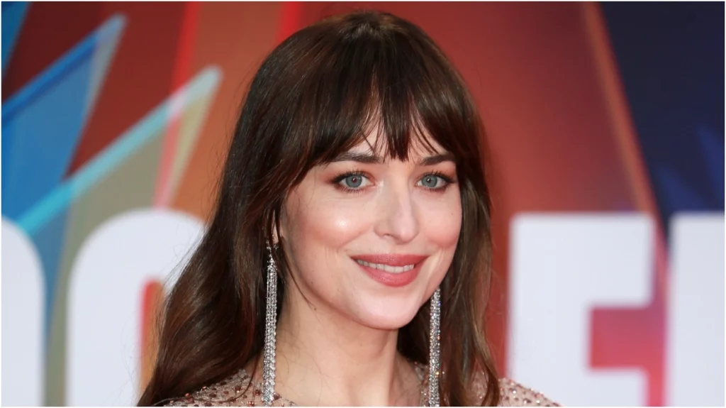 Dakota Johnson pranon hakmarrjen e egër ndaj ish-të dashurit të shoqes: “I dërgova jashtëqitje gorille”