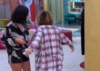 “Një grua e kalbur, idiote”/ Egla dhe Ledjona nisin ditën me ofendime