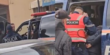 Tronditet Fieri! Sherri me thika i merr jetën një 19-vjeçari