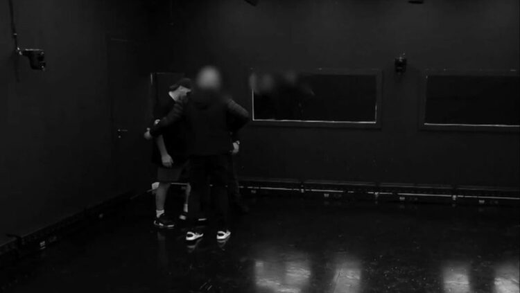 Detaje/ Liam u zu në befasi nga policia në dhomën e surprizave