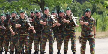 Skandal! Ushtarët belgë u shisnin armë dhe drogë mafiozëve shqiptarë