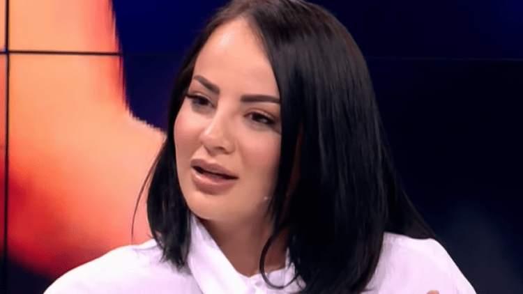 “A do merret njeri me moralin e saj?”, Sara thumbon Julian