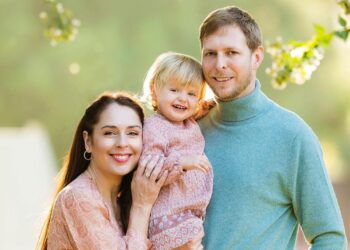 Gjykata vendos: Elia dhe Princ Leka duhet të mbajnë 5 metra distancë