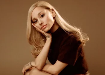 Surpriza e 8 Marsit, Ariana Grande do të publikojë këngën me gjyshen e saj