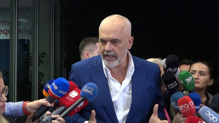 Unioni i Gazetarëve ndëshkon dhunën e Ramës ndaj Ambrozia Metës