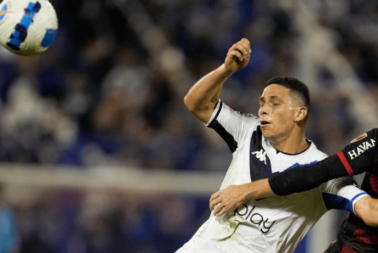 Skandali në klubin argjentinas, 4 futbollistë arrestohen për përdhunim