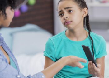 “Këmbana alarmi”: 1 në 6 fëmijë viktimë e ngacmimeve në internet