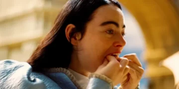 Emma Stone u detyrua të hajë 60 torta portugeze në “Poor Thing”