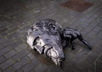 Skluptura unike ‘Pesha e Mendimit’