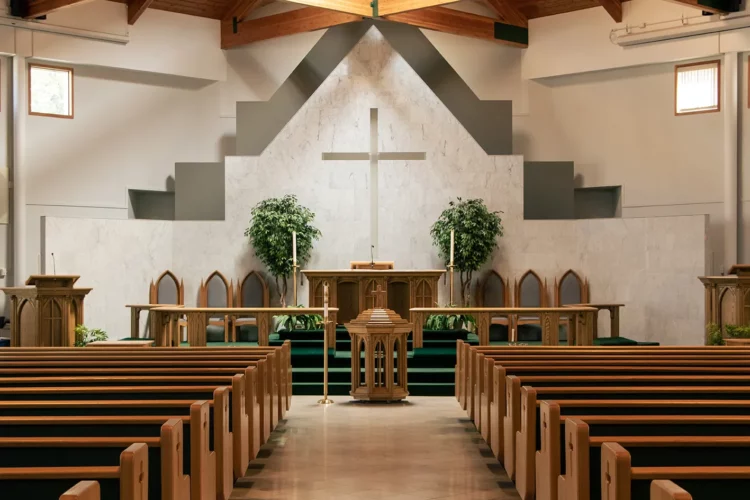 Sidnei tronditet sërish/ Goditet prifti disa herë me thikë