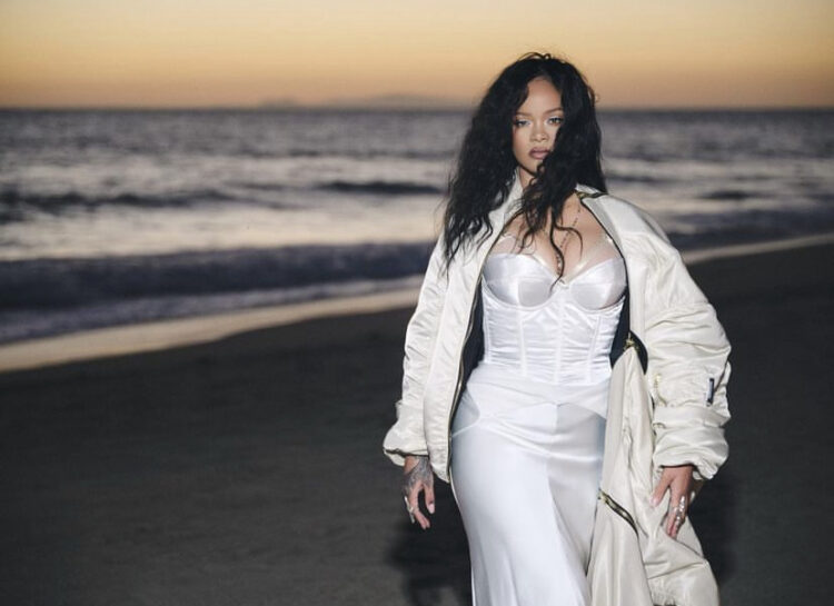 Pozoi për intervistën ‘Interview’, Rihanna ‘akuzohet’ se ofendoi murgeshat