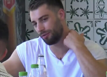 Çimi rri i mërzitur, Meritoni i qëndron afër: Jemi me ty!