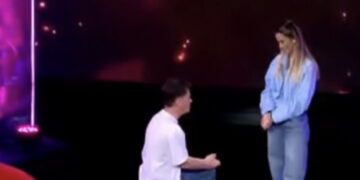 “Tani është momenti i duhur!”/ Lidi i propozon partneres në emision