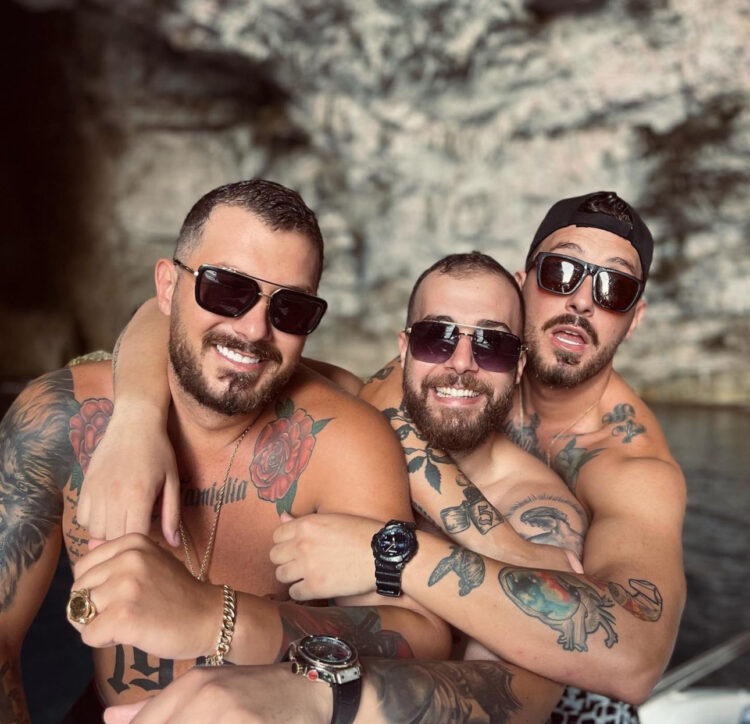 “Kam ndjesinë sikur po i braktis”/ Romeo flet i përlotur për vëllezërit