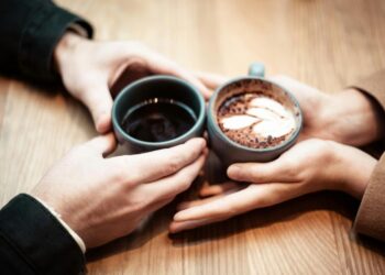 Si të mos bini në sy që jeni të stresuar në takimin e parë