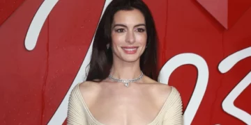 Anne Hathaway: Në audicionet e para të aktrimit putha 10 burra