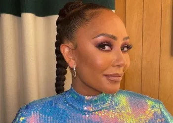 Mel B flet për seksualitetin:Gjithmonë kam menduar se femrat janë të bukura