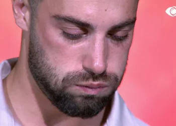 Meritoni del nga dera e kuqe, Juli: A të thamë që do dalësh ti?